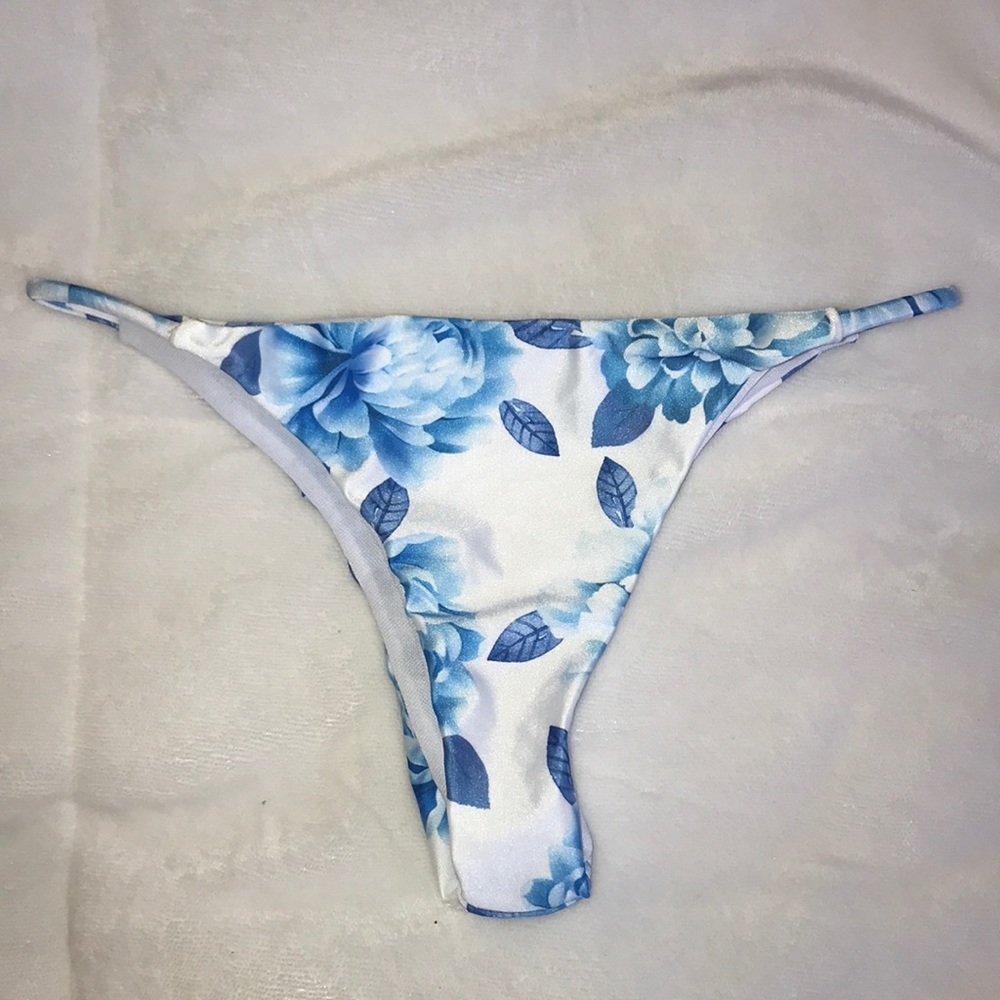 Frankie’s Bikinis Bottoms